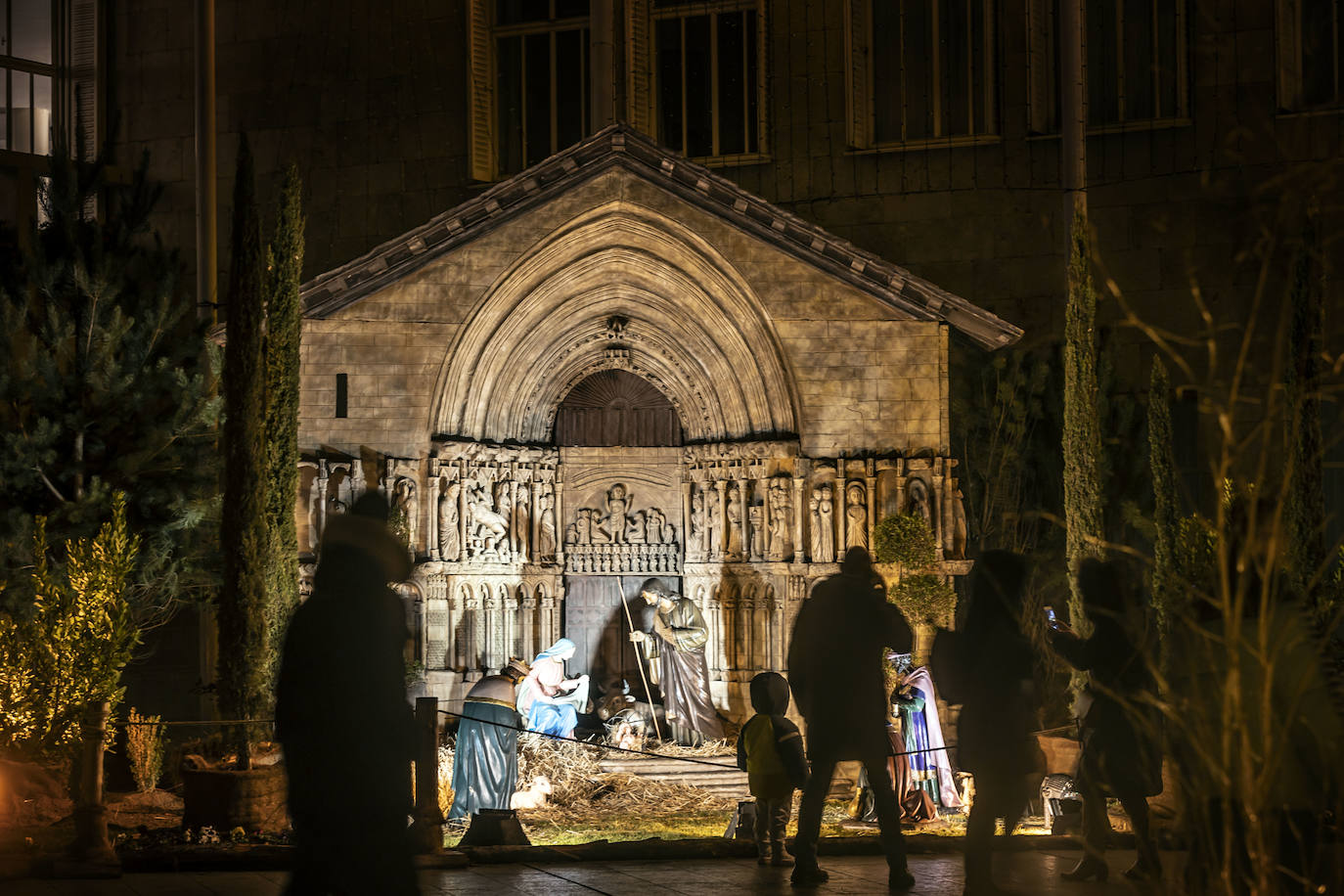 Primera visita nocturna del belén de Logroño