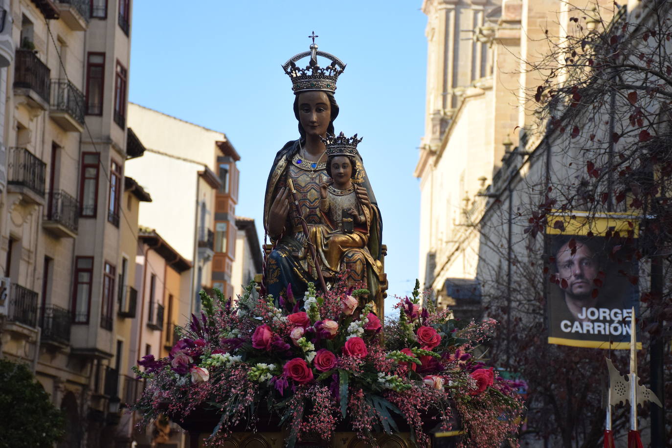 Ofrenda de flores a la Virgen de la Esperanza