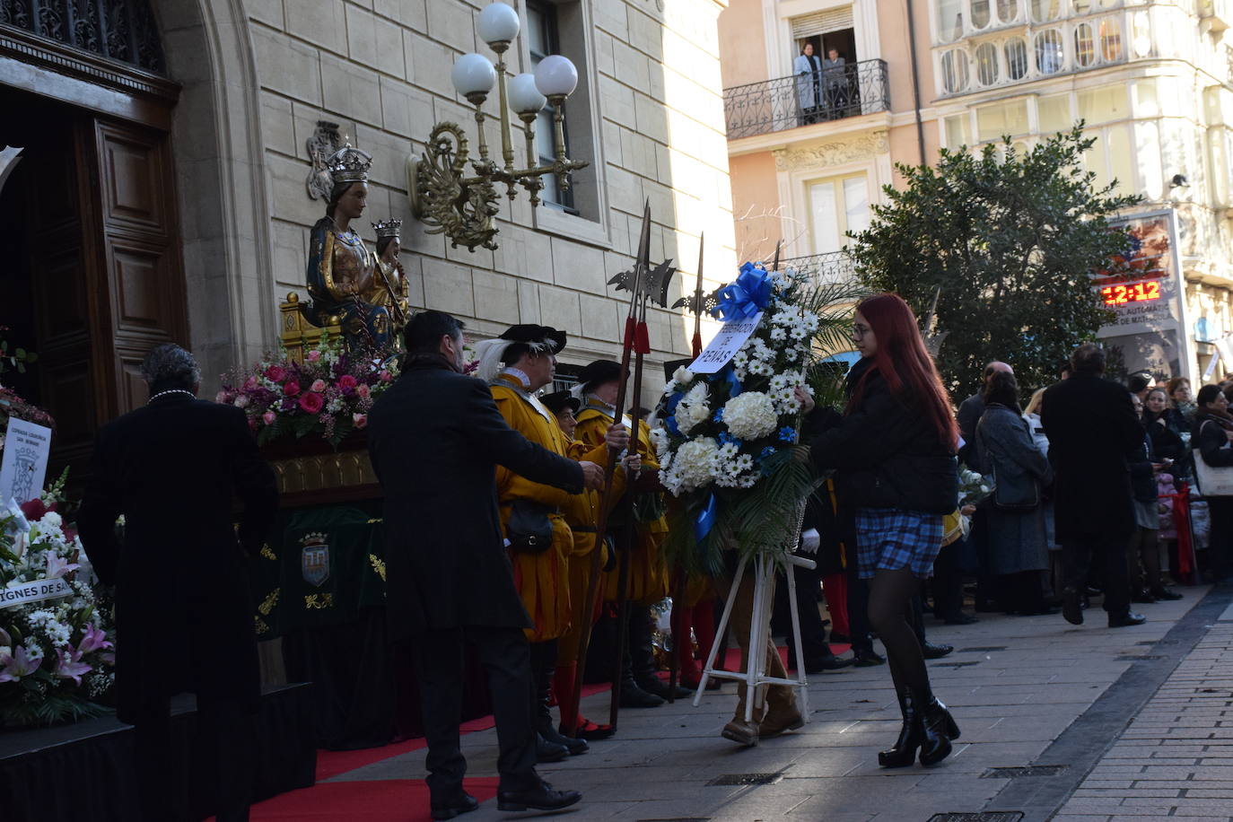 Ofrenda de flores a la Virgen de la Esperanza