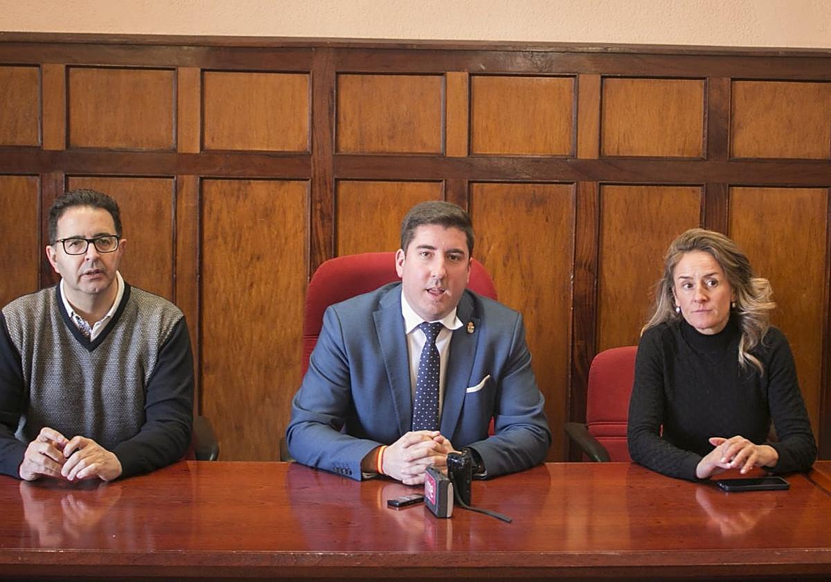 Pedro Abeytua, Raúl Riaño y Adelaida Alútiz presentaron la campaña.