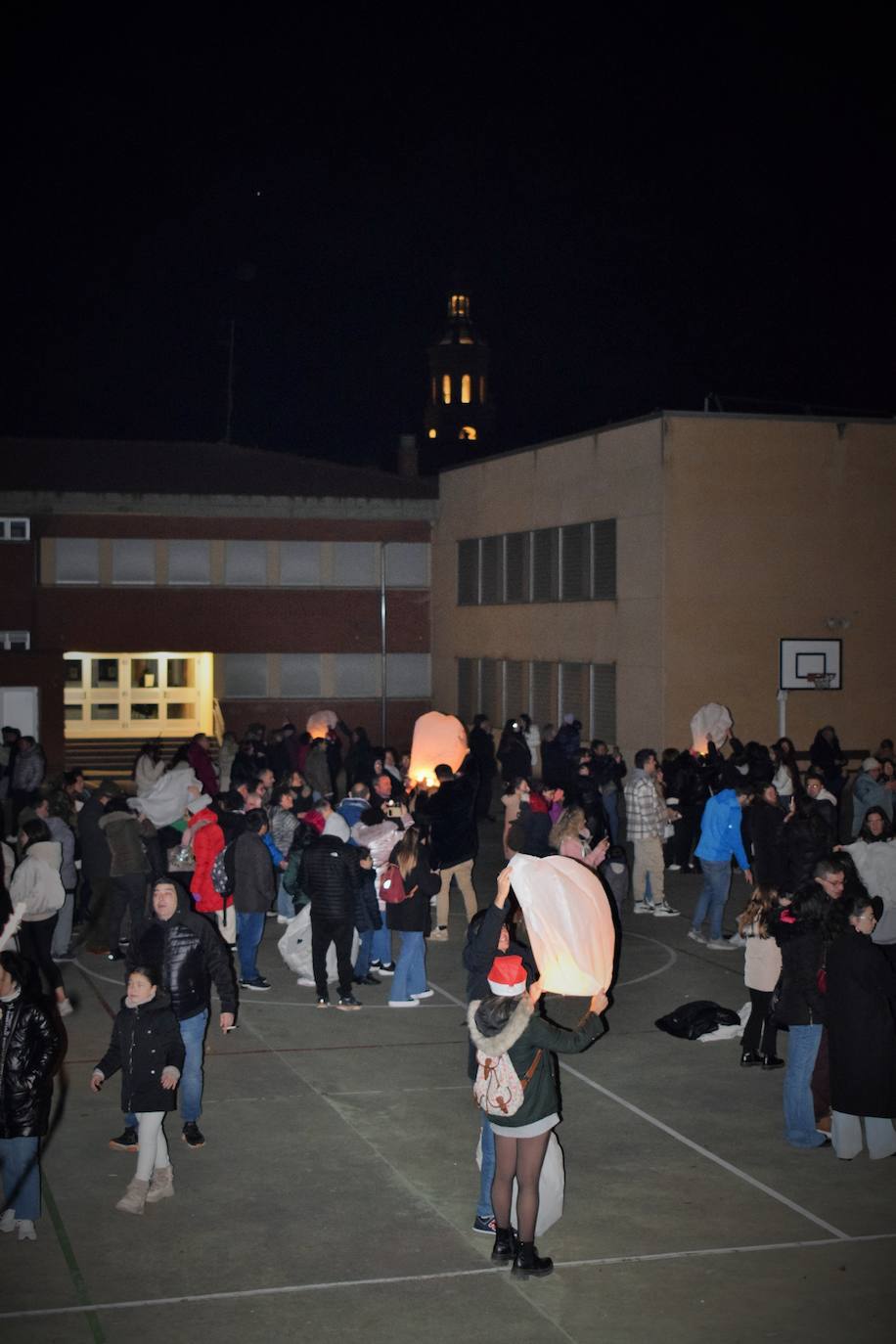 Suelta de farolillos en Fuenmayor