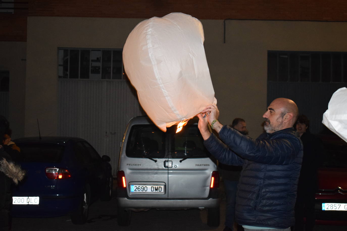 Suelta de farolillos en Fuenmayor