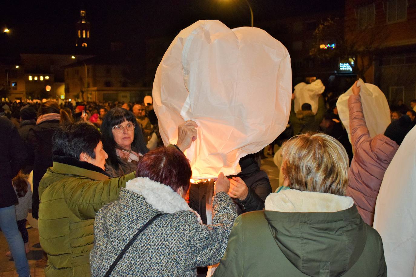 Suelta de farolillos en Fuenmayor