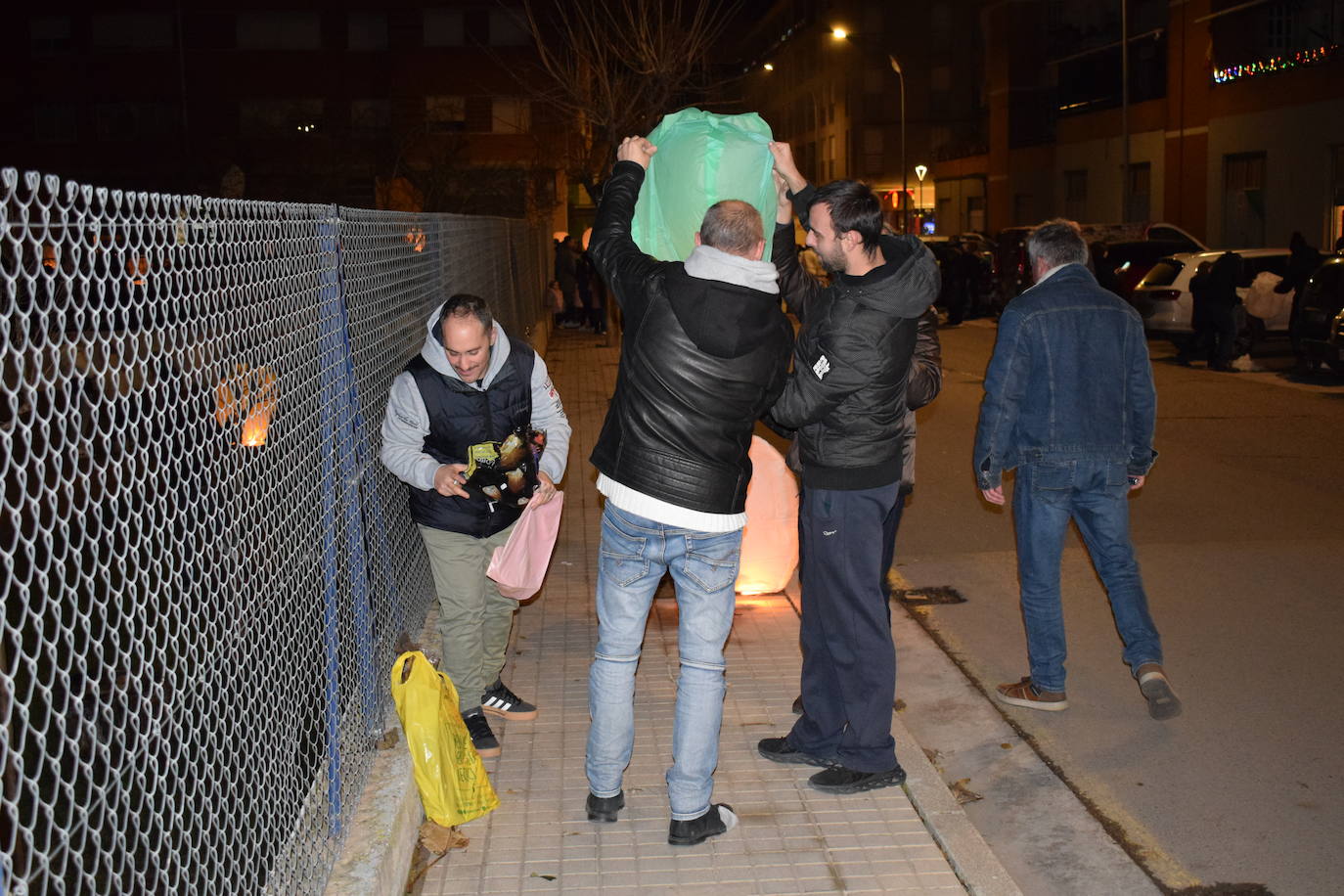 Suelta de farolillos en Fuenmayor