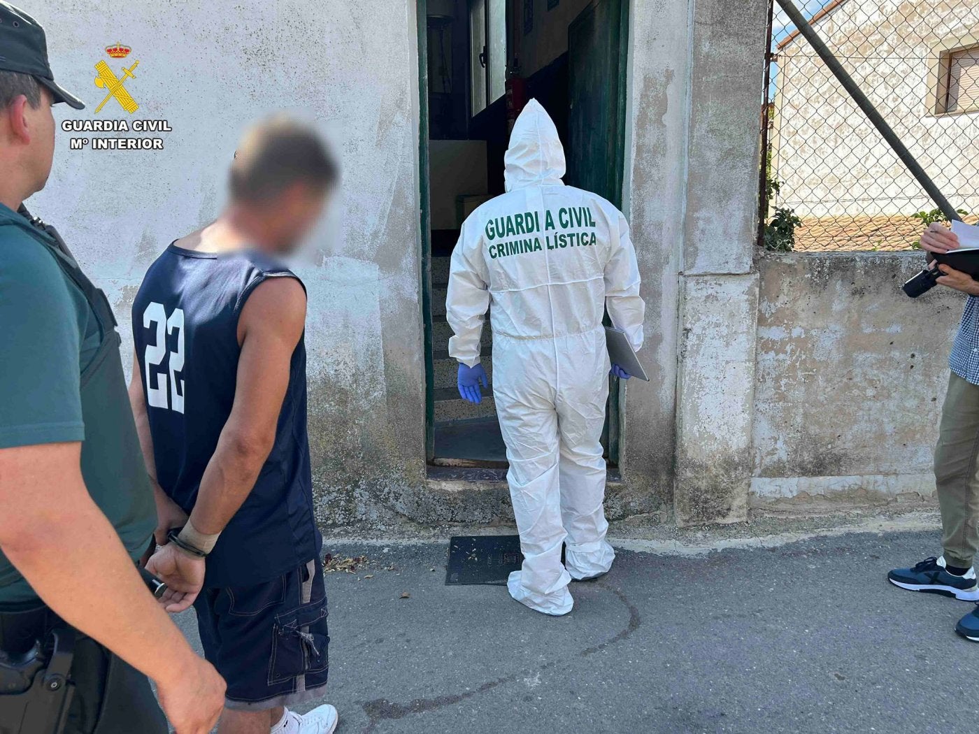 2 de mayo. Crimen de Cuzcurrita. | Dos hombres permanecen en prisión (una mujer fue detenida y puesta en libertad) a causa del brutal asesinato a golpes del hostelero Guillermo Castillo.