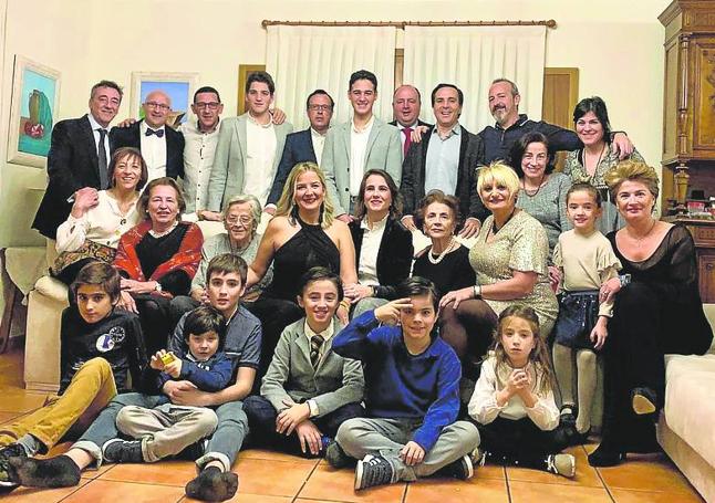 La familia Cano, con miembros procedentes de Granada, Sevilla, Madrid y Zaragoza, cerrará 2023 en la casa rural Entrebosques de El Rasillo.