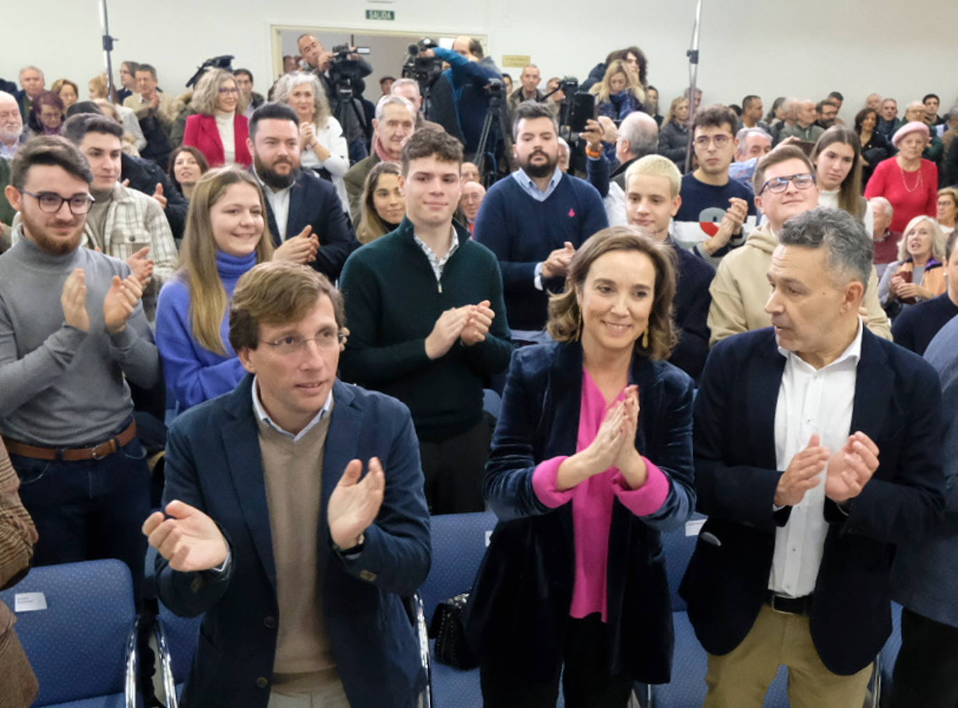 Fotos: Almeida y Gamarra acompañan a Conrado Escobar en su presentación como candidato a la Alcaldía de Logroño