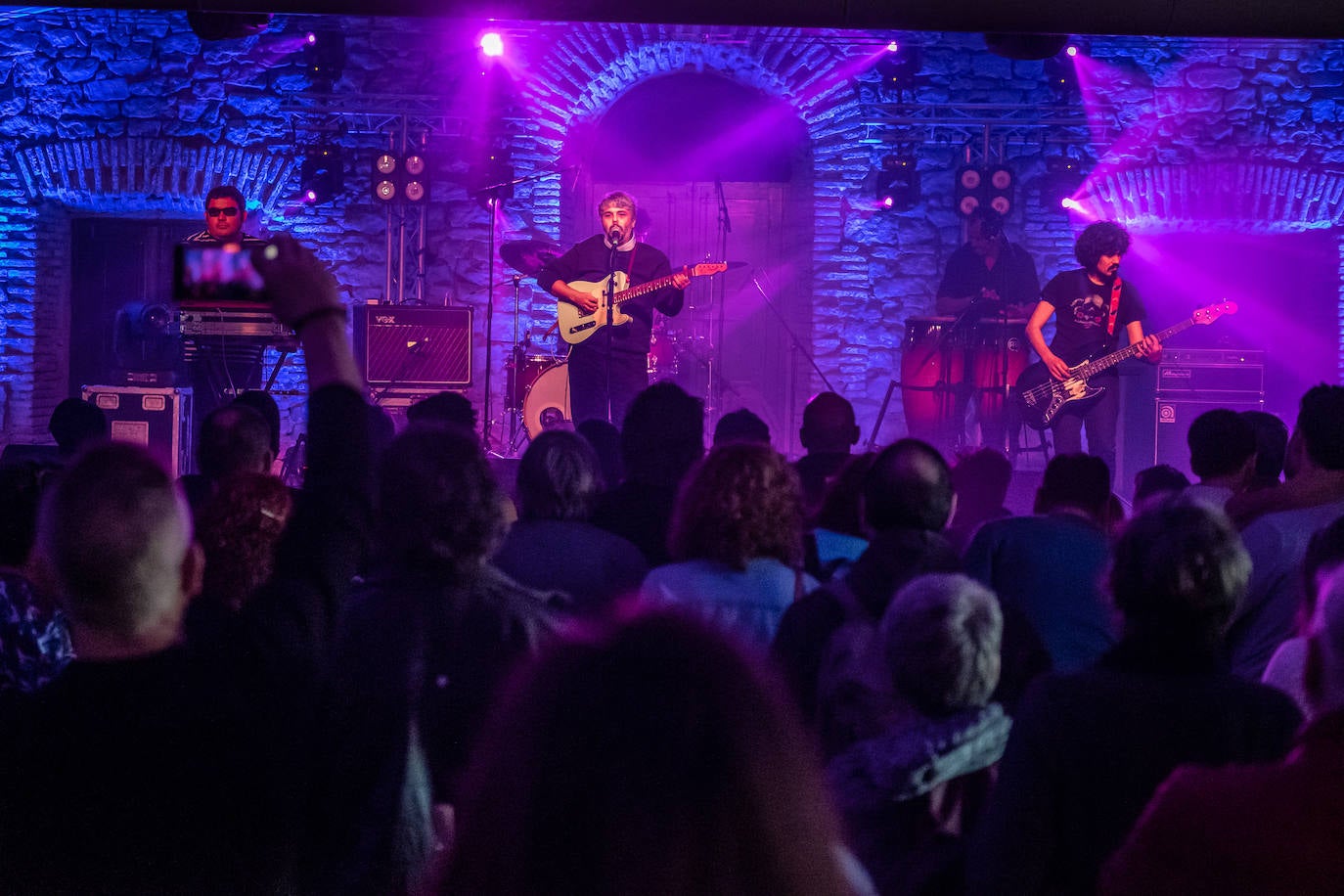 Fotos: Compro Oro y Montalbo actúan en las Franco Españolas