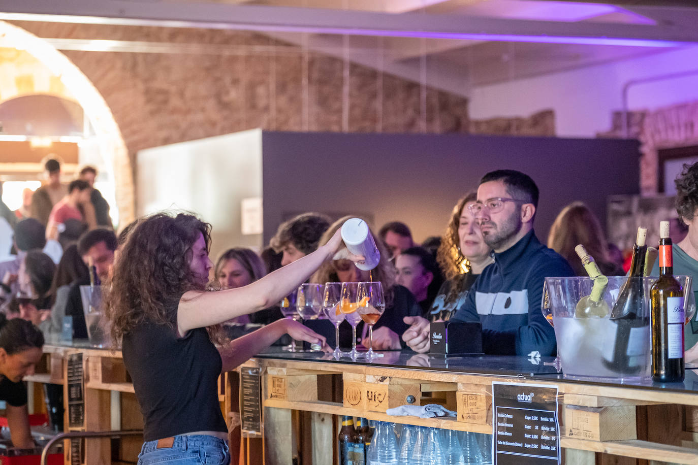 Fotos: Compro Oro y Montalbo actúan en las Franco Españolas