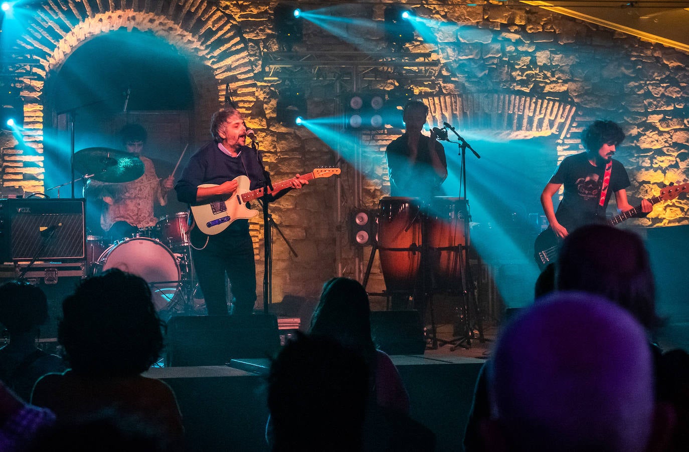 Fotos: Compro Oro y Montalbo actúan en las Franco Españolas