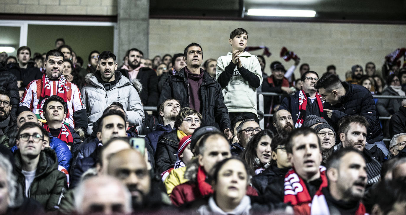 Fotos: El partido de Copa en Las Gaunas se vivió con emoción