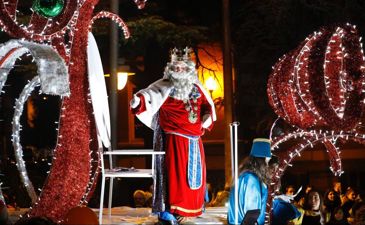 Un desfile de ilusión con Melchor, Gaspar y Baltasar