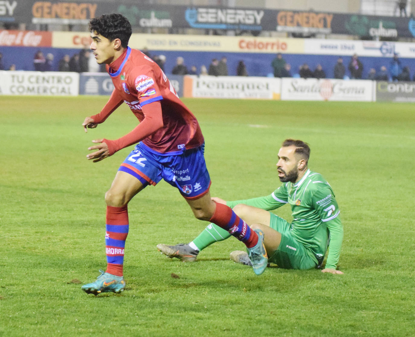 Fotos: Las imágenes del partido entre el CD Calahorra y el Cornellá