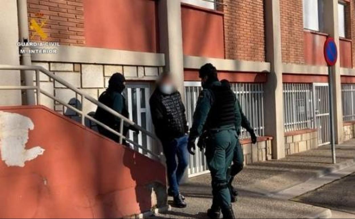 Operativo de detención del ladrón-escalador de Viana. 