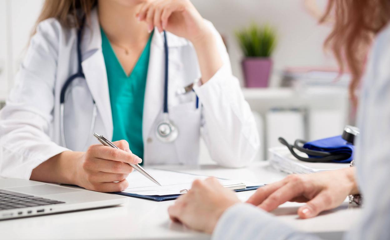 Salud liberará a los médicos de Primaria de las bajas de pacientes que no han valorado