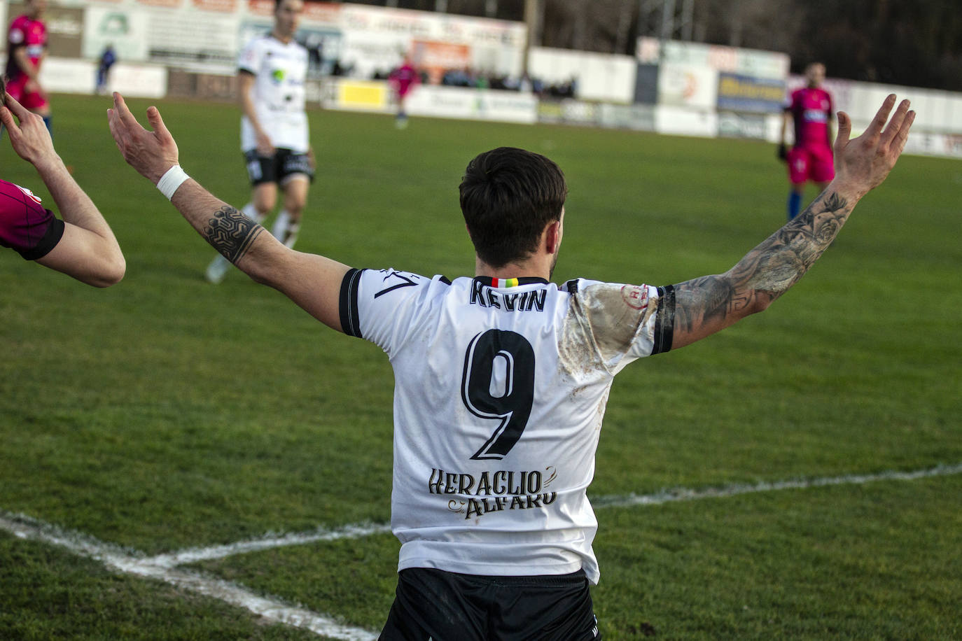 Fotos: El derbi de Segunda Federación: Alfaro-Arnedo