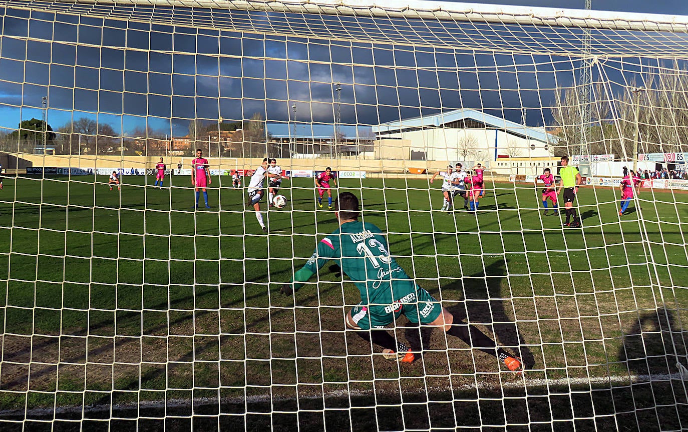 Fotos: El derbi de Segunda Federación: Alfaro-Arnedo