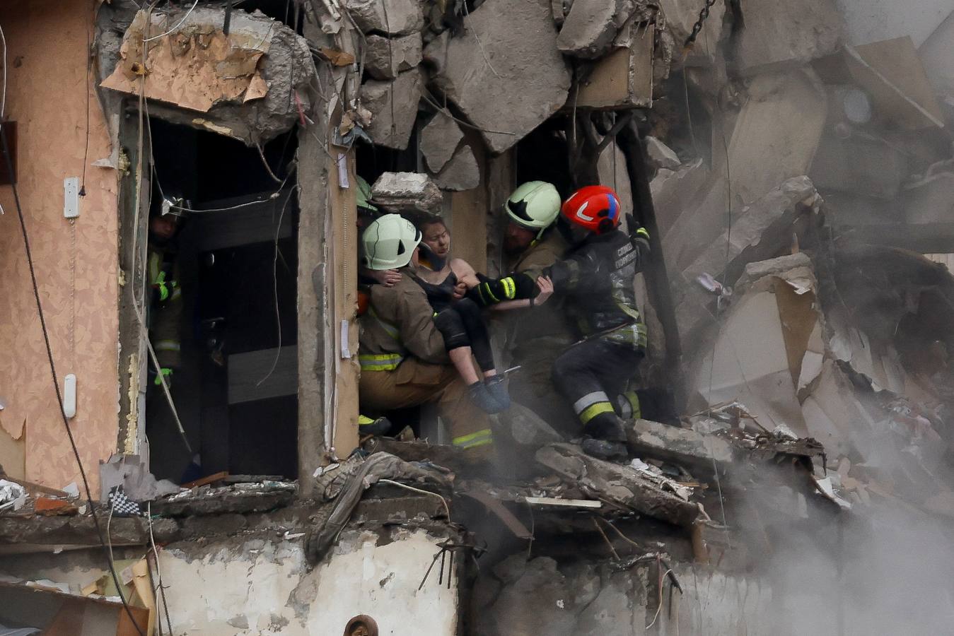 Fotos: El bombardeo de un edificio de viviendas en Dnipró crea una de las mayores masacres la guerra de Ucrania