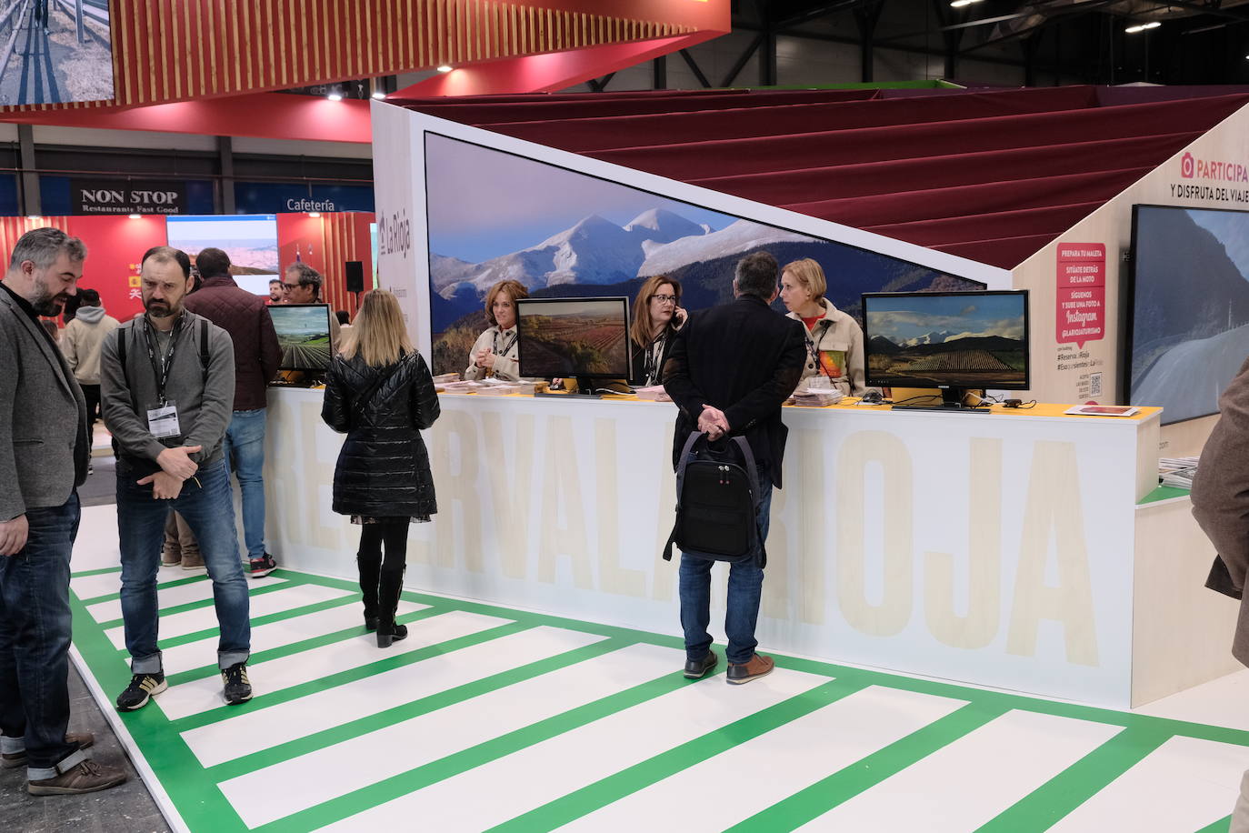 Fotos: Presentación del stand de La Rioja en Fitur