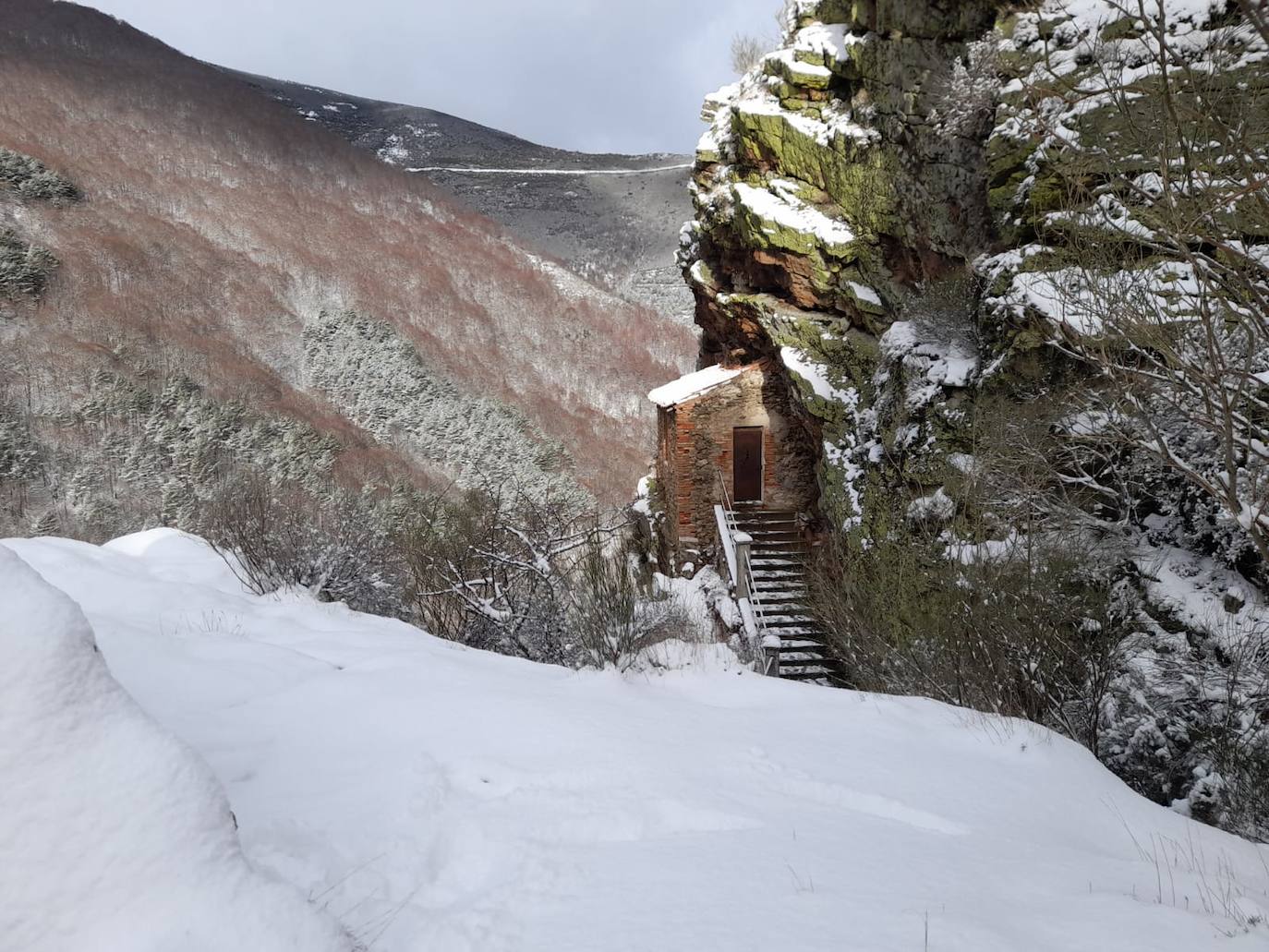 Fotos: La nieve y el hielo llegan a La Rioja