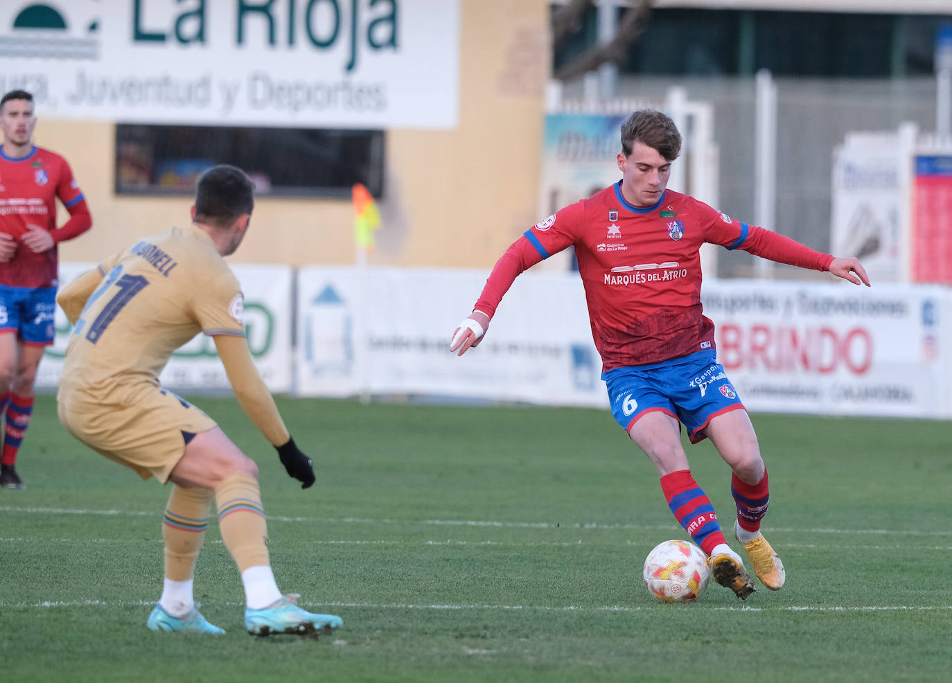 Fotos: El Calahorra cae ante el Barcelona B