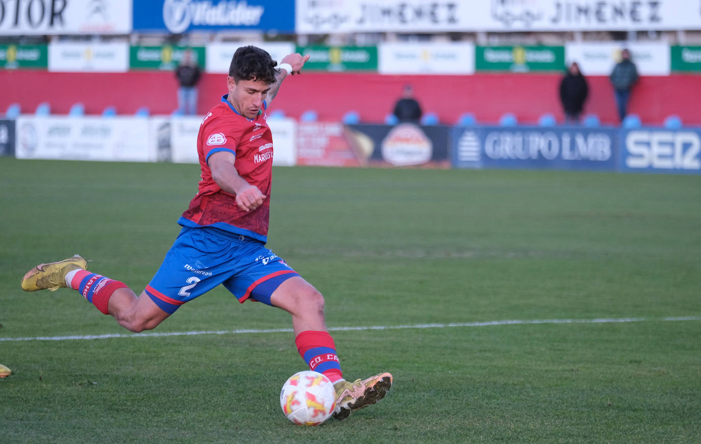 Fotos: El Calahorra cae ante el Barcelona B