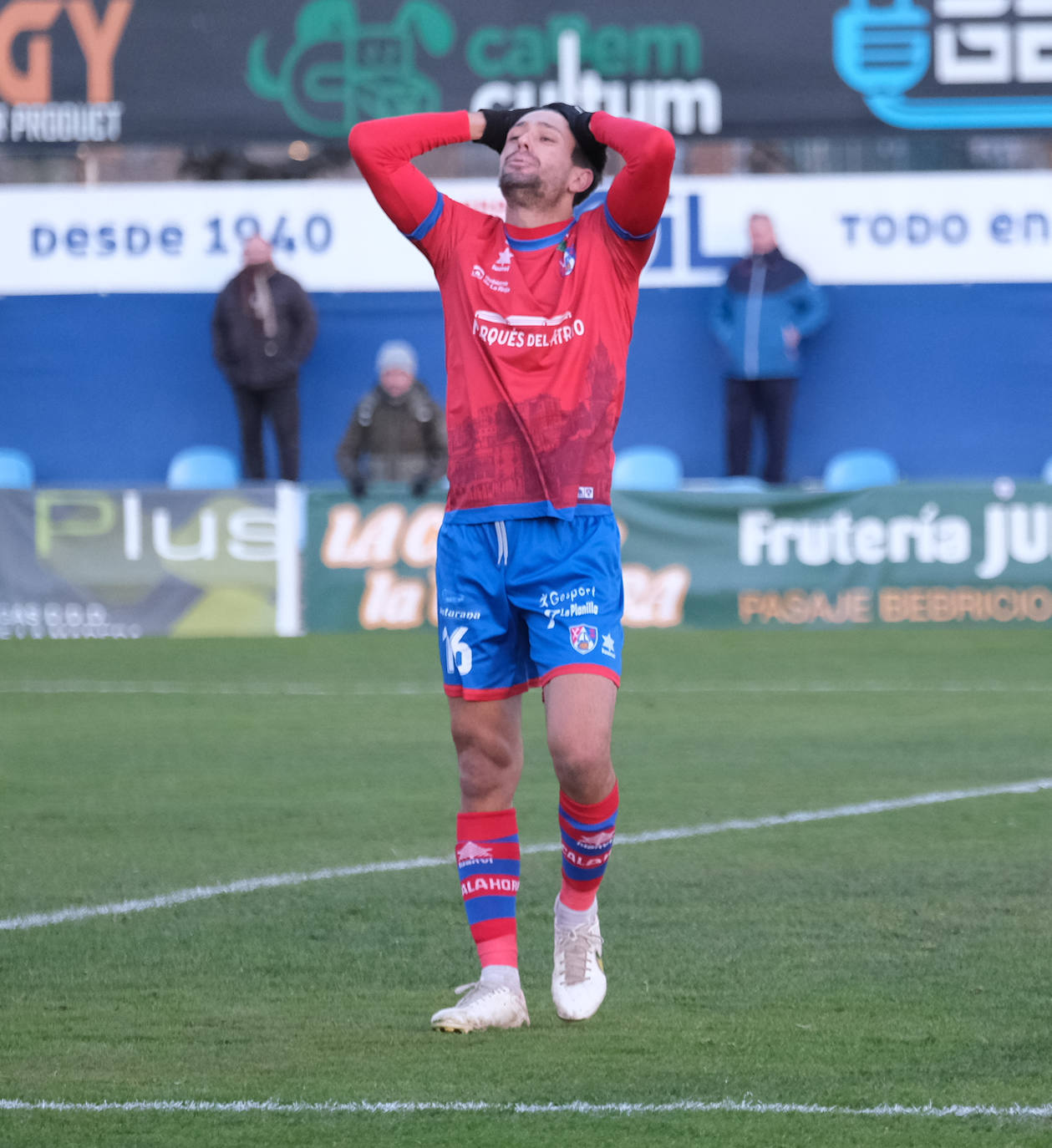 Fotos: El Calahorra cae ante el Barcelona B