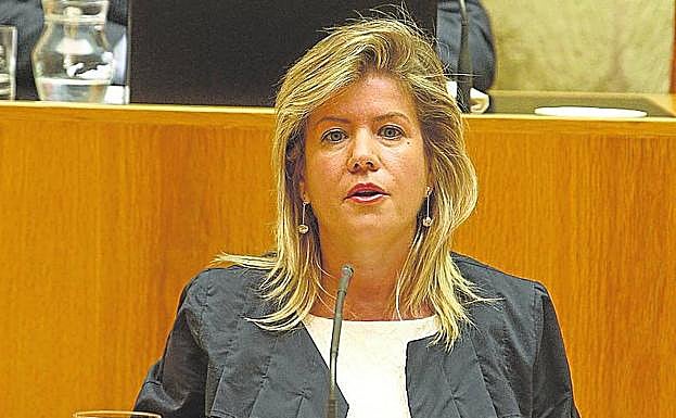 María Bueyo Díez Jalón, durante una comparecencia en el Parlamento riojano en septiembre de 2011. 