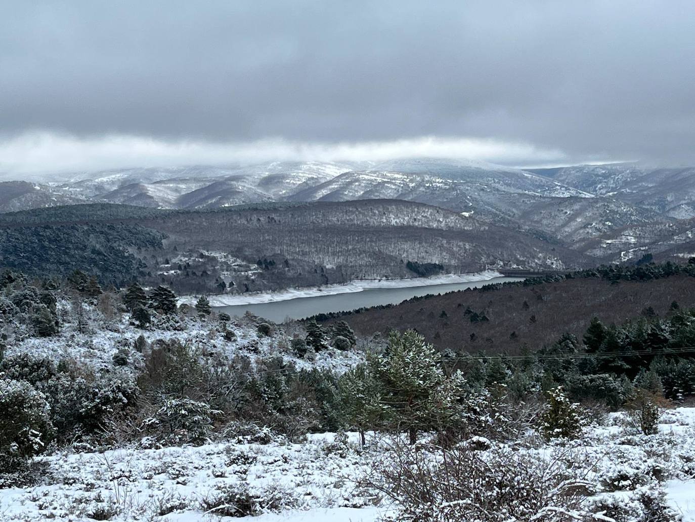 Fotos: Nieve en Ortigosa y El Rasillo