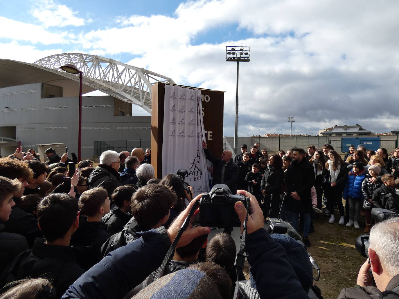 Fotos: Haro rinde un especial homenaje a su jarrero ilustre, otorgándole su nombre al campo municipal