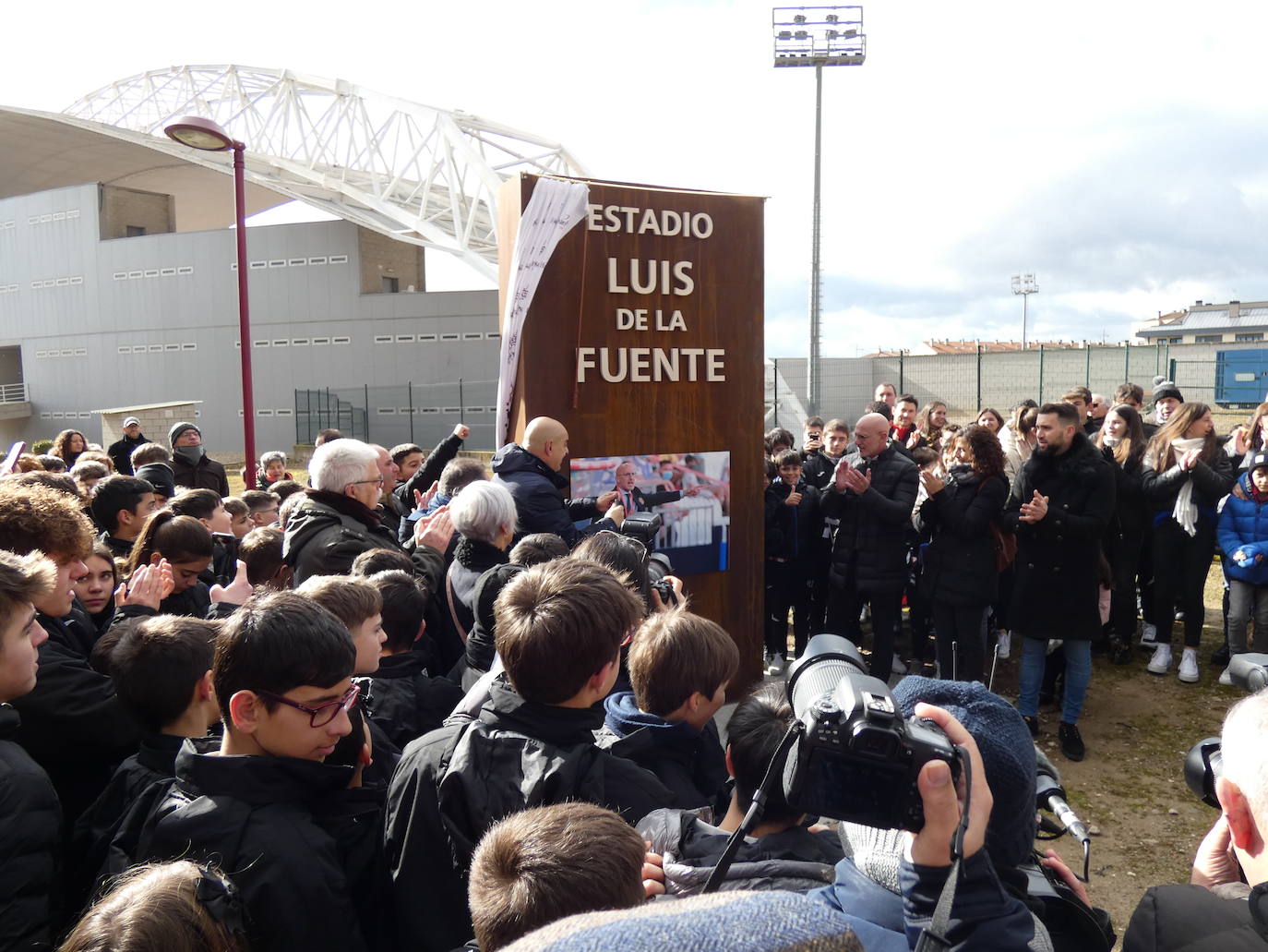 Fotos: Haro rinde un especial homenaje a su jarrero ilustre, otorgándole su nombre al campo municipal