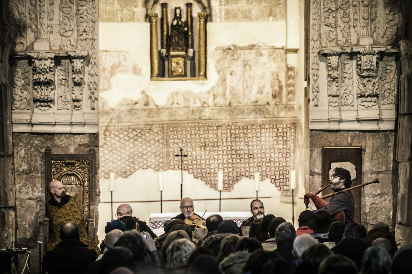 Fotos: Más voces y más lengua en la Basílica de Santa María de Arcos, en Tricio