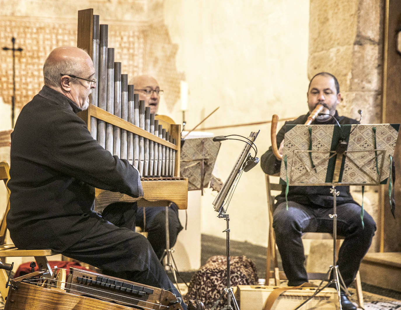 Fotos: Más voces y más lengua en la Basílica de Santa María de Arcos, en Tricio