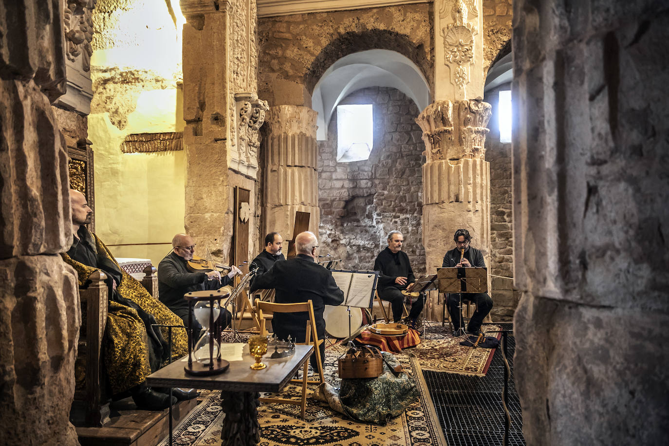 Fotos: Más voces y más lengua en la Basílica de Santa María de Arcos, en Tricio