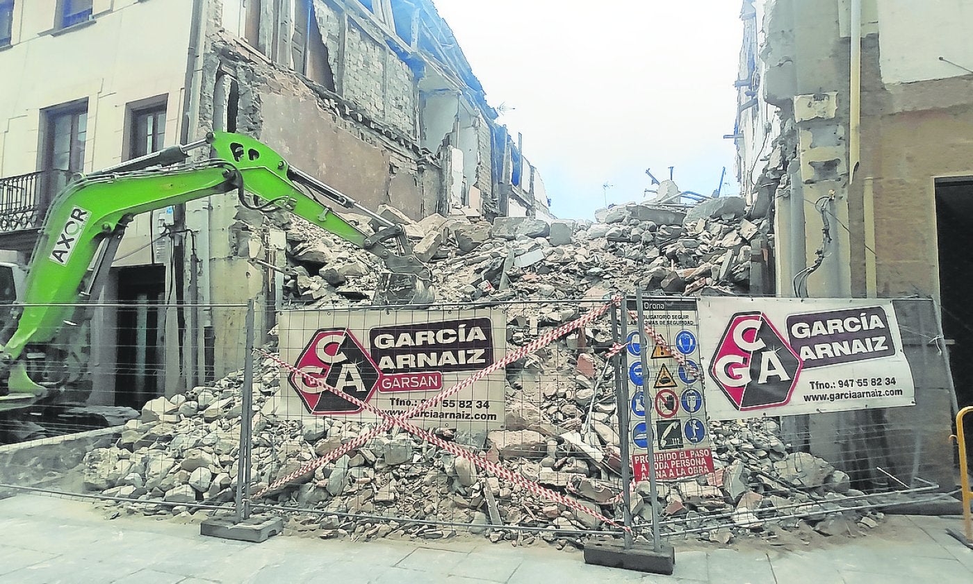 El edificio de la calle Pinar 72, ya demolido, incluida la fachada. 