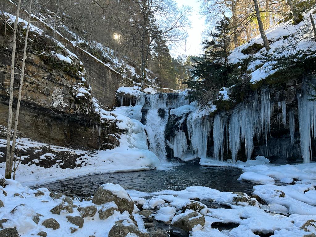 Fotos: Las bellas estampas que dejan el hielo y la nieve en Puente Ra