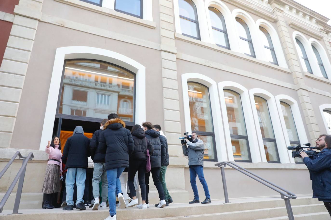 Fotos: El Sagasta recobra la vida: estudiantes y docentes estrenan el nuevo instituto