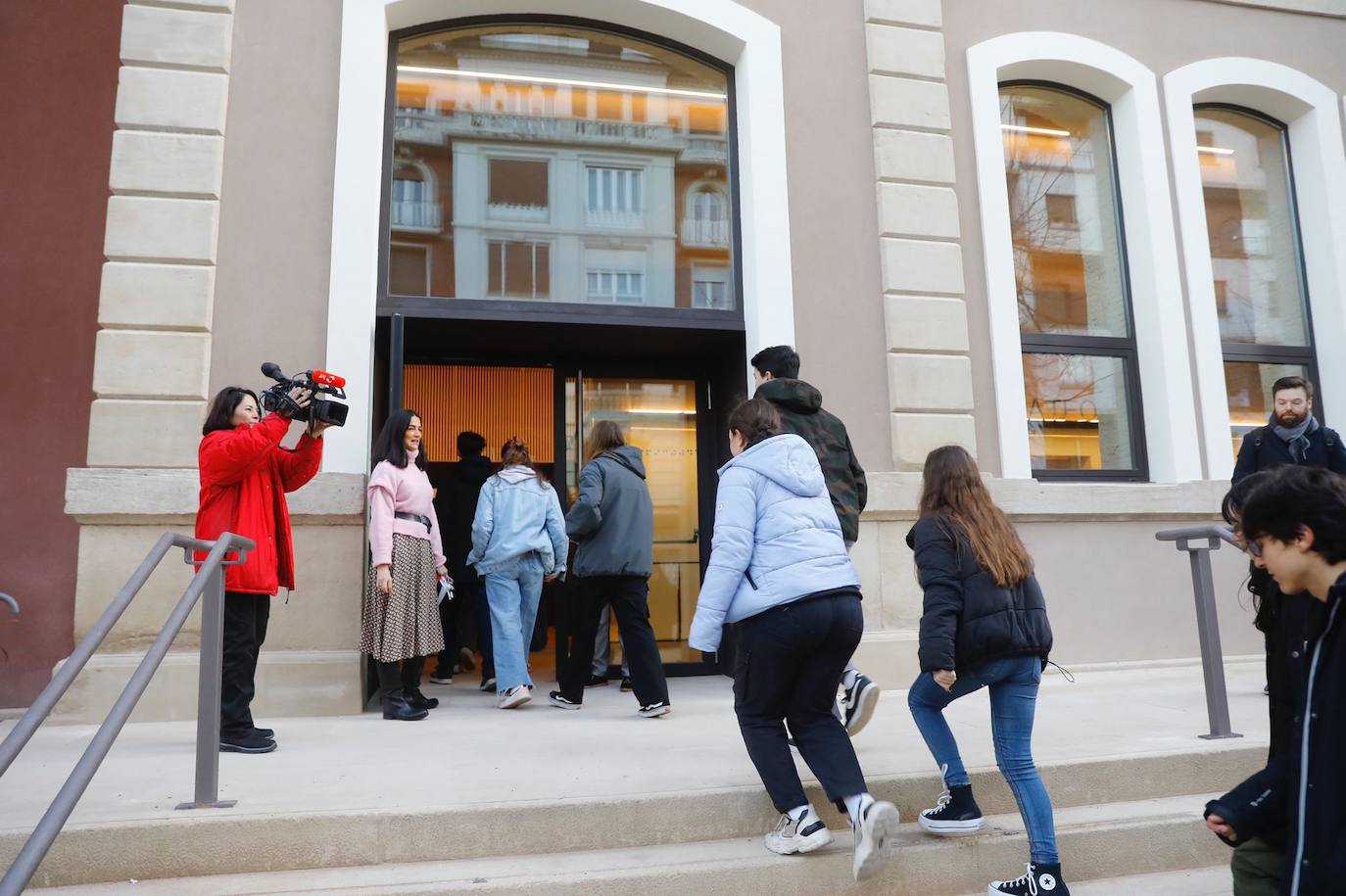 Fotos: El Sagasta recobra la vida: estudiantes y docentes estrenan el nuevo instituto