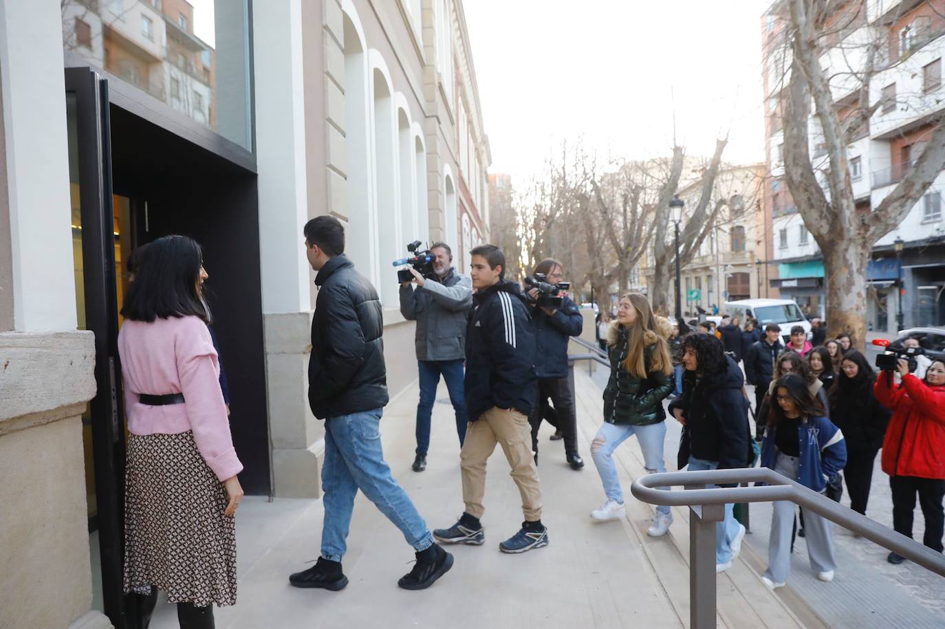 Fotos: El Sagasta recobra la vida: estudiantes y docentes estrenan el nuevo instituto