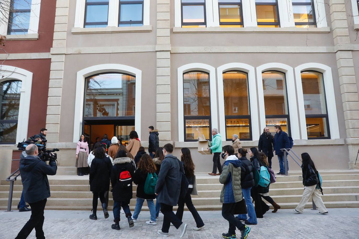 Fotos: El Sagasta recobra la vida: estudiantes y docentes estrenan el nuevo instituto