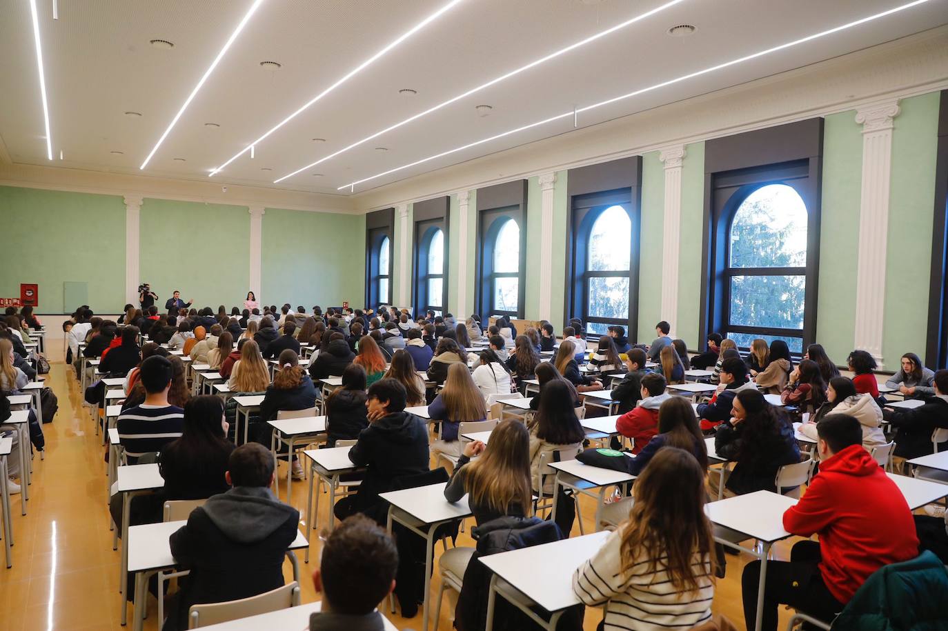 Fotos: El Sagasta recobra la vida: estudiantes y docentes estrenan el nuevo instituto