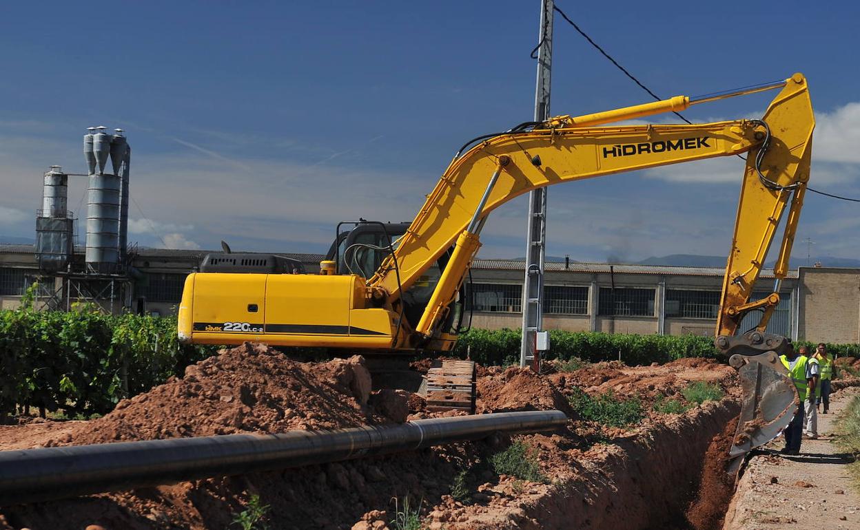 Imagen de archivo de la construcción del gasoducto en tierras riojanas en 2009. 