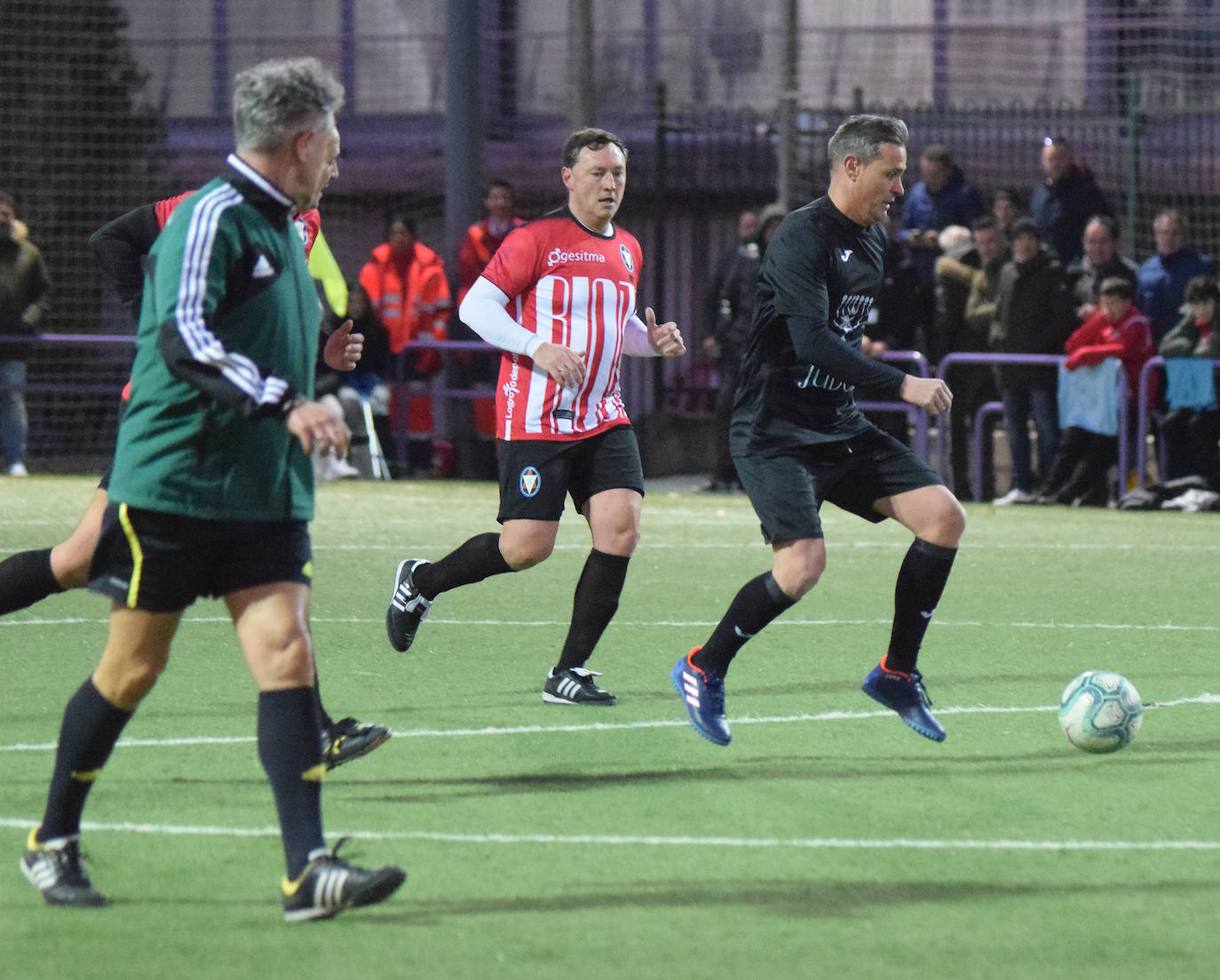 Fotos: El partido benéfico entre veteranos del Real Madrid y el Logroñés en Villamediana