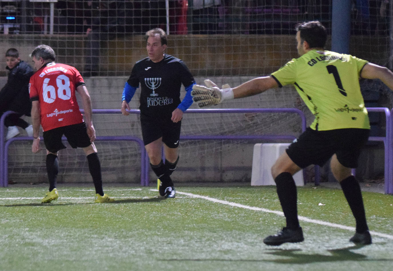 Fotos: El partido benéfico entre veteranos del Real Madrid y el Logroñés en Villamediana