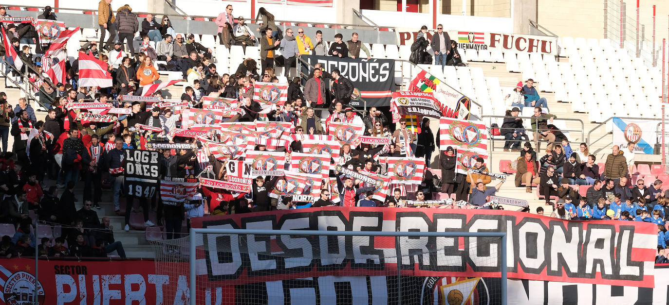 Fotos: El ambiente en la grada de Las Gaunas en el derbi SDL-UDL