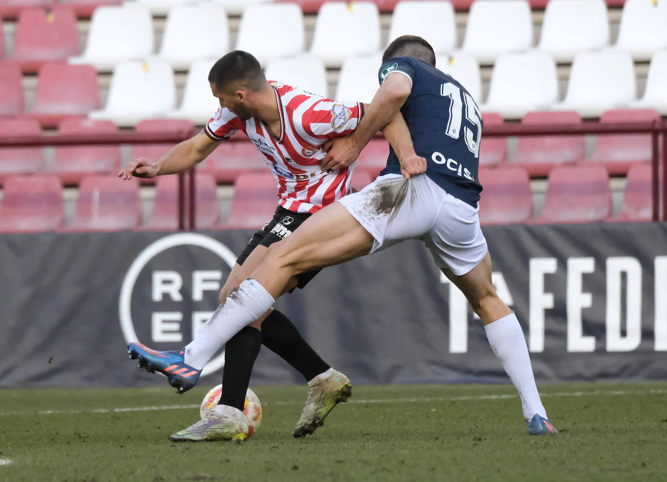 Fotos: La SD Logroñés y la UD Logroñés se ven las caras en Las Gaunas