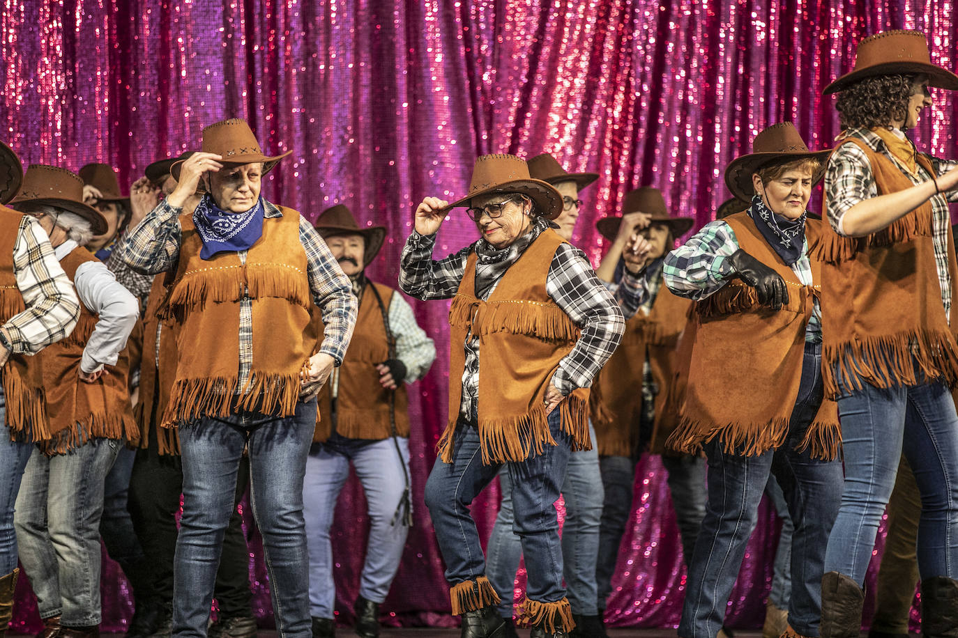 Fotos: Los mayores calientan el Carnaval