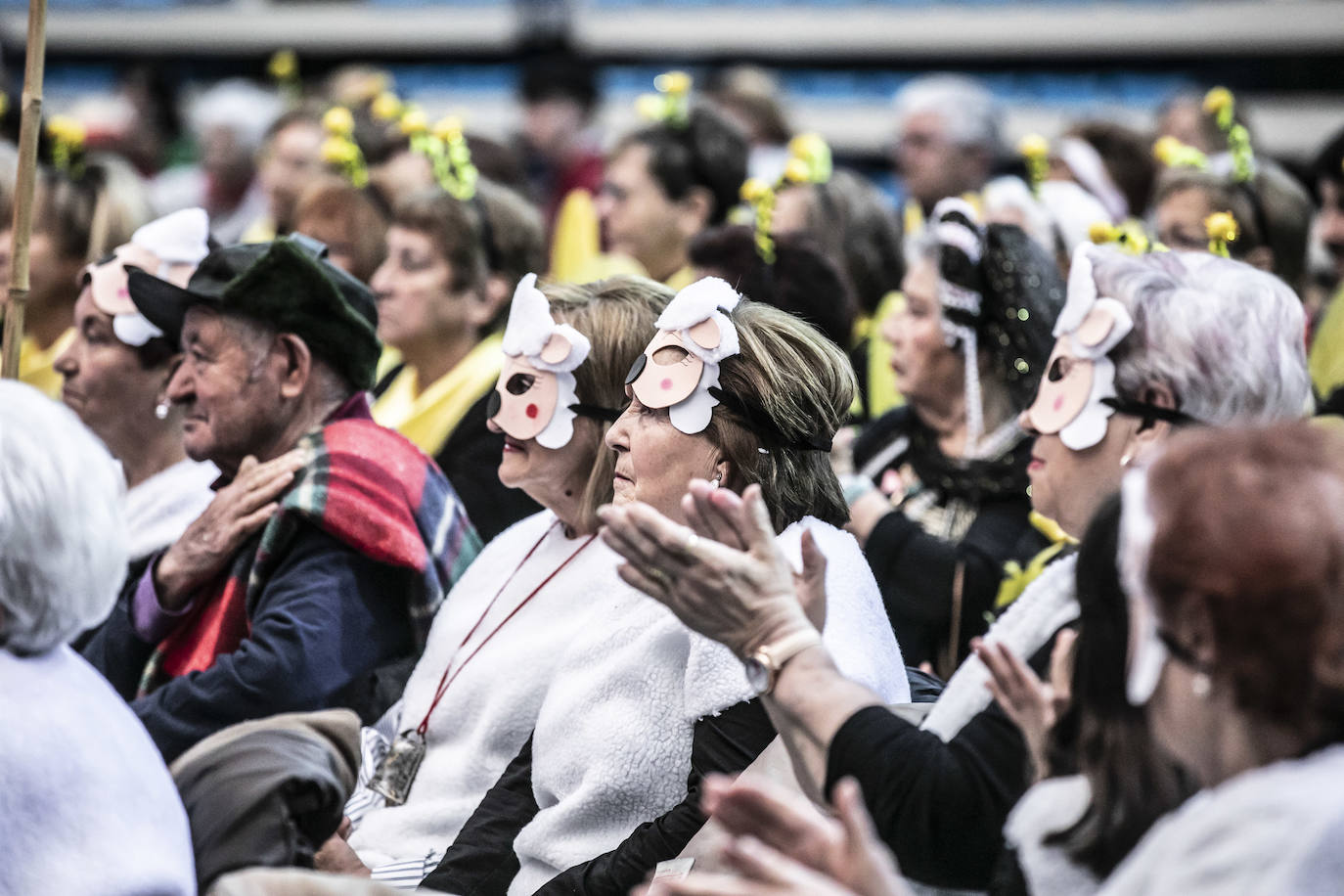 Fotos: Los mayores calientan el Carnaval