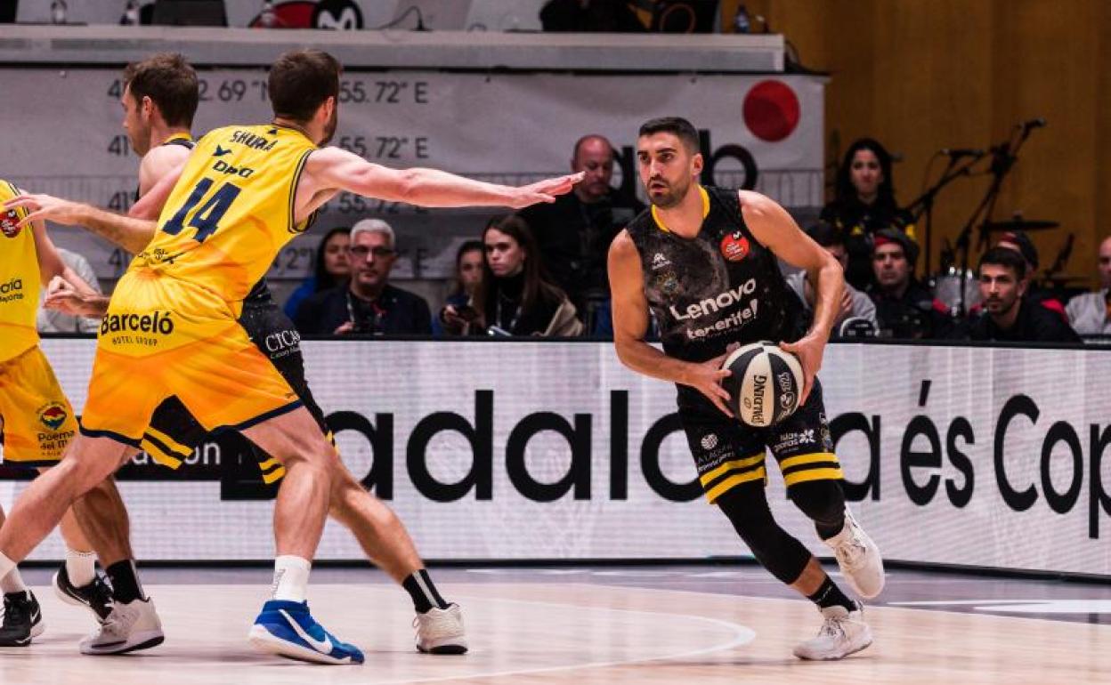 Jaime Fernández (d) lideró el triunfo del Tenerife.