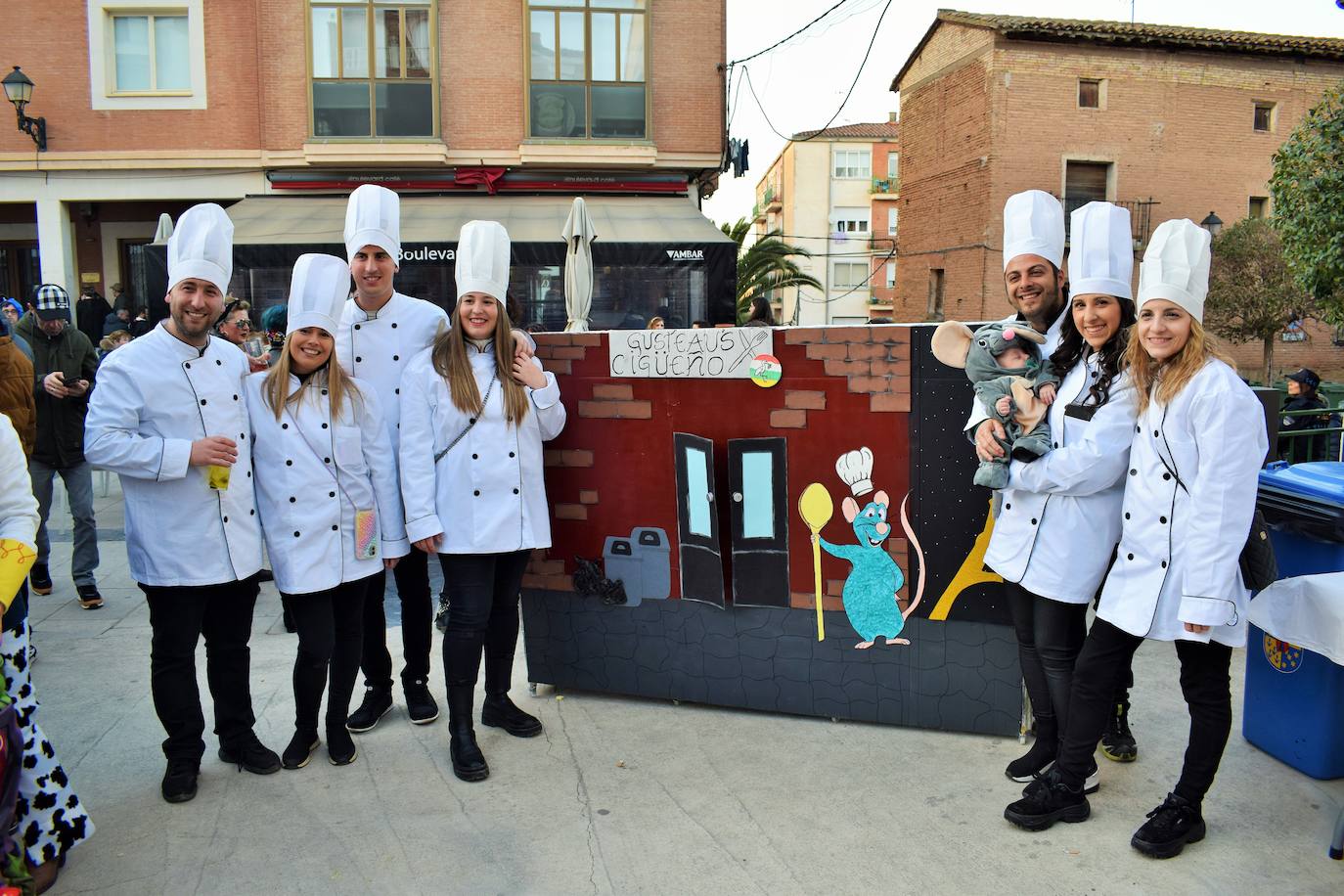 Fotos: Tribus africanas, cocineros, superhéroes... en Lardero